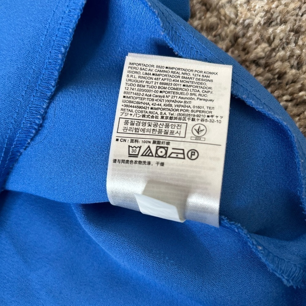 Banana Republic Blue Peplum Top with Keyhole back Size XS - Picture 4 of 5